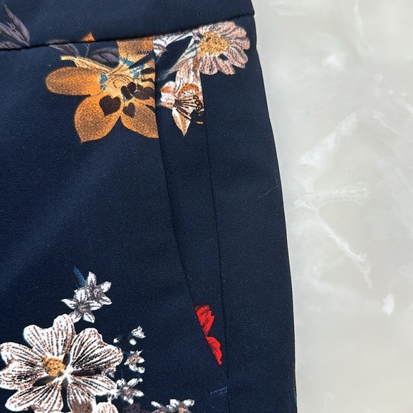 Cynthia Rowley floral dress slacks. Size 4. Black with floral print. - Picture 4 of 8